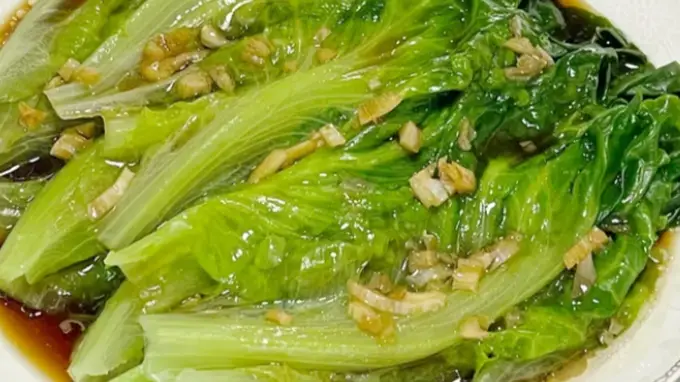 蚝油生菜快速做 五分钟搞定家常清甜脆菜