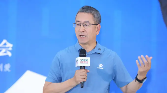 白岩松谈《白说》出版十周年：“活人感”才是生活最核心的本质