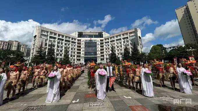 氛围感拉满！贵州平塘水龙节开泼 万人共享“吉祥水”