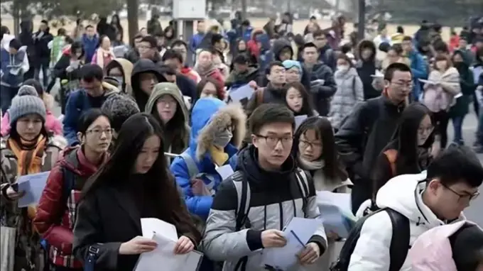 大学生就业趋势已定?7月起,985、211应届生或将面临3个大变动!