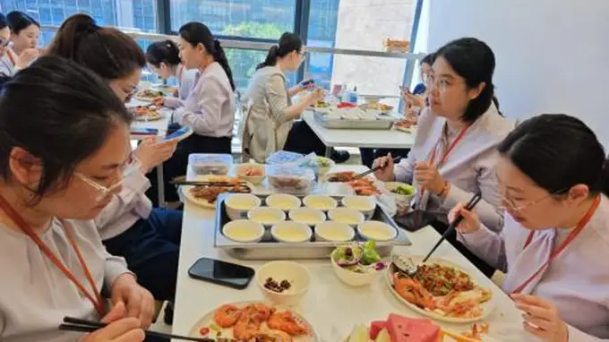 十四载同心同行,宁波银行北京中关村支行举办“食四芳华 乐享时光”行庆活动