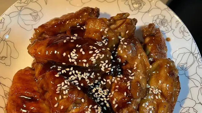 可乐鸡翅关键调味技巧：加柠檬汁解腻提鲜 收汁把控得法才够味