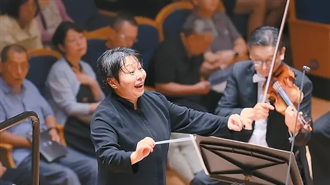 中国交响乐团2025/26音乐季收官音乐会 张弦执棒演马勒《第七交响曲