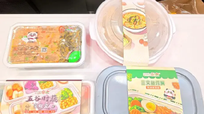 暑运季成都动车上新4款轻食 紧扣开胃下饭健康理念