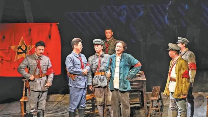 红色旋律唱响演艺之都 长征组歌三湾那一夜共忆峥嵘岁月