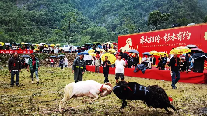 把“节日”办成“节庆” 火把节假期四川德昌接待游客19.3万人次