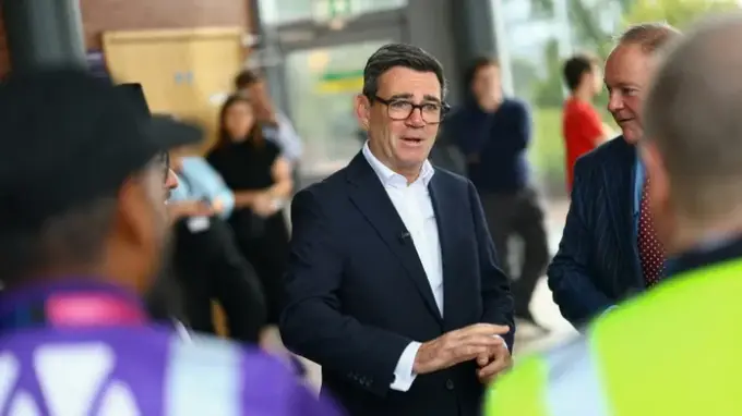 英国首相证实与“冒牌”白宫幕僚长网聊：我不觉得尴尬啊