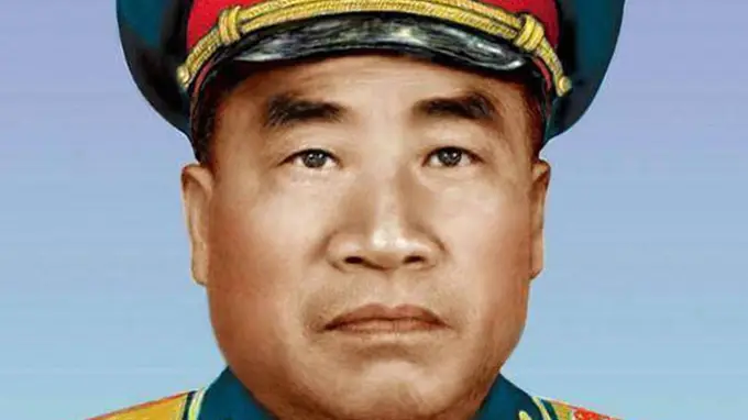 朱老总和总理一起观看空战，中国飞机被击落，25年后才松一口气！