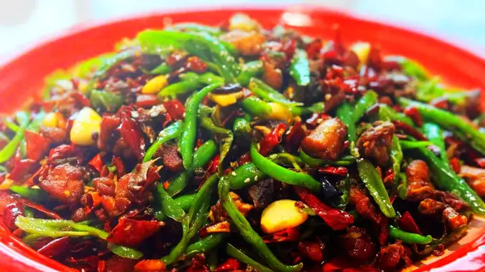广元：辣辣辣子鸡，七盘关辣子鸡名吃食！