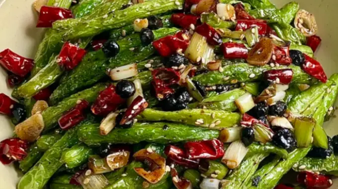 重庆人气素菜,干煸四季豆满锅焦香锅气