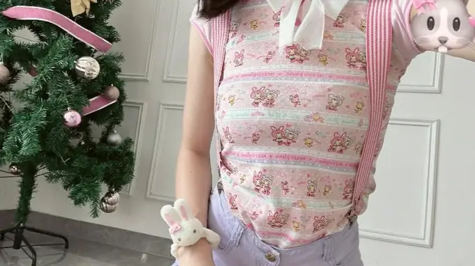 核心活动名:日文“女儿服”引争议 11岁女孩想穿反遭家长反对 涉网络扭曲审美误区