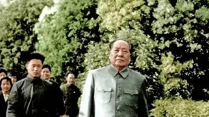 1965年武汉东湖梅岭 毛主席气场非凡 岁月难掩伟人魅力