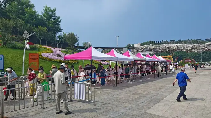 景区嘉年华齐“送凉” 大连温情守护观赛旅游双重高峰