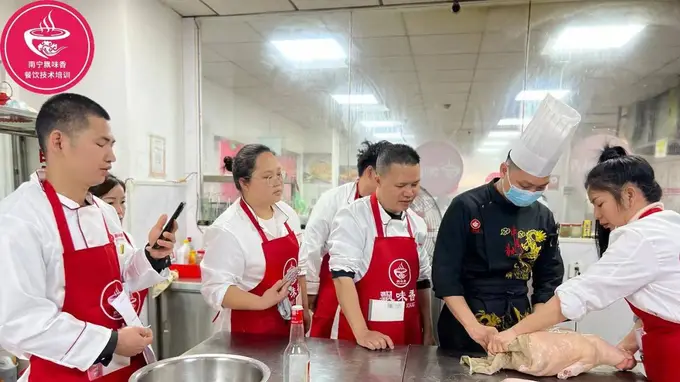 南宁飘味香烧鸭靠谱吗?广式烧鸭核心制作全攻略