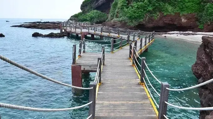 涠洲岛旅游必看 四步核验地接社合规资质 规避行程风险