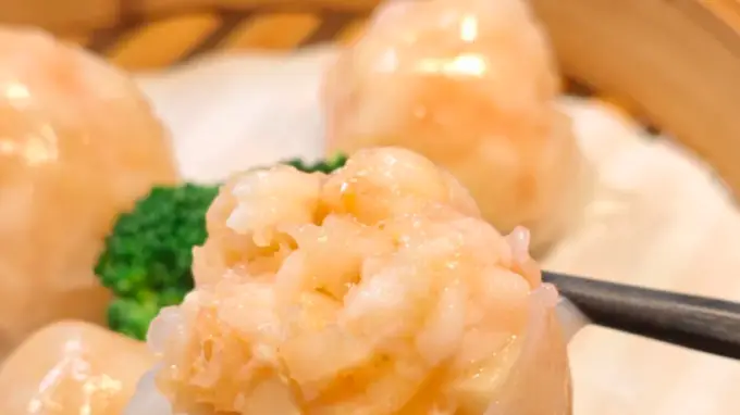 虾饺顶级手艺核心标准：皮薄透光褶数十三道以上