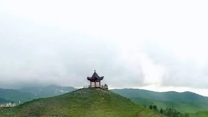 伊犁四季旅行实用攻略 解锁赛里木湖蓝喀拉峻绿及独库沿线的美好光影
