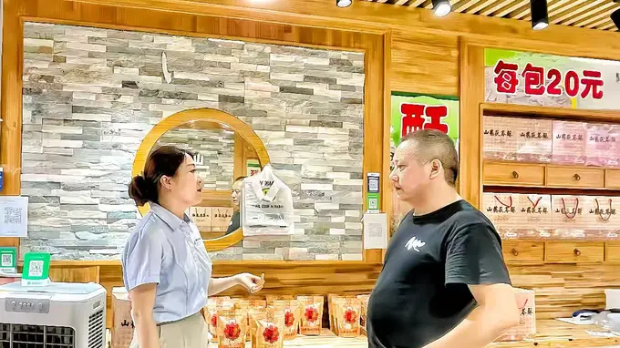 川流不息燃盛夏 大“邮”可为兴文旅——邮储银行成都分行多措并举点亮暑期文旅烟火气