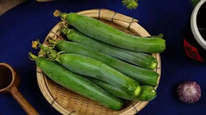 丝瓜大量上市！提醒：4种病患不可多吃，夏天正吃丝瓜时牢记禁忌