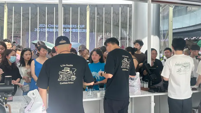 咖香邂逅爽爽贵阳 咖啡冠军现场冲煮与市民面对面互动