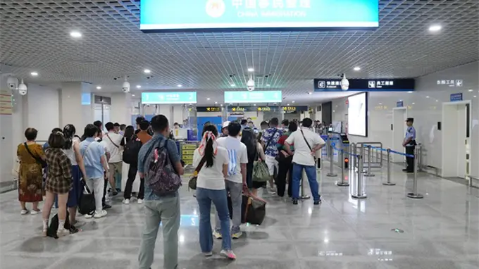 恩施航空口岸提前4个月出入境破3万人次 以“五岗联动”护航世界级旅游目的地建设