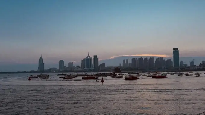 栈桥夜游启幕 海上举杯畅享青岛夏夜新体验