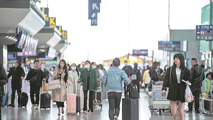 7月暑运上半场 成都跻身国内出行热门目的地第二梯队