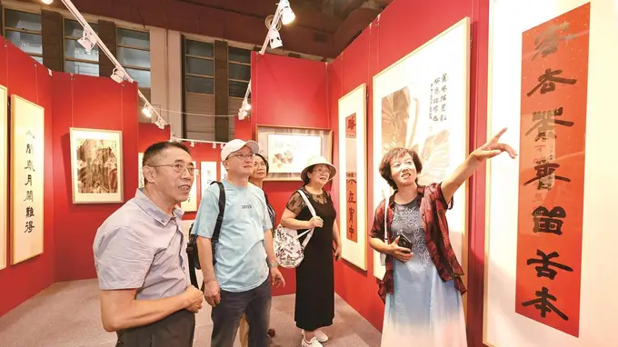第三届包头艺博会启幕！沉浸式数字科技点亮当代艺术新体验