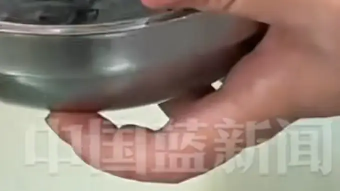 “黑蛋糕别乱买”上热搜 糕点师说实情