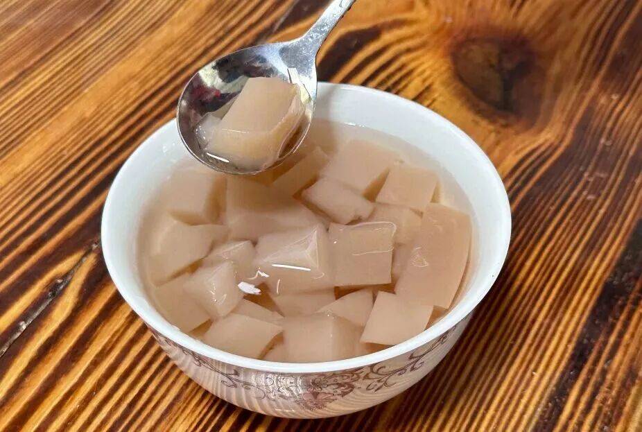 夏日的丽水凉味，藏在一碗山野苦槠腐里
