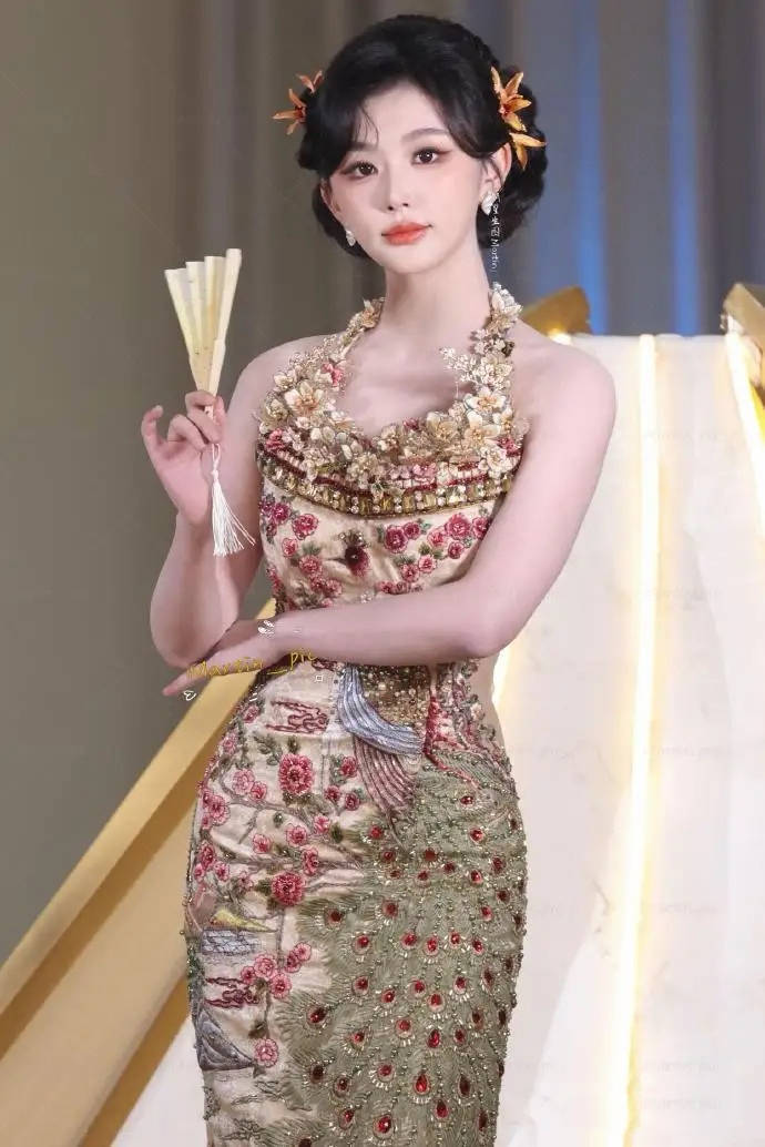 上海这一夜：瞿颖美成“黑珍珠”，娜扎独眼也体面，孔雪儿暴瘦