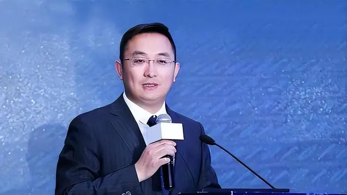 敲钟半年即离场！49岁宋春正辞任京东工业CEO，老将王培暖接棒能否稳住大局？