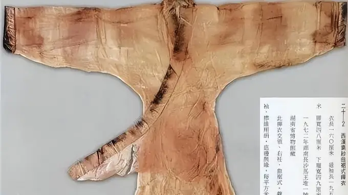 为何世人都怀疑王莽是“穿越者”?看看他的妻子穿的什么?