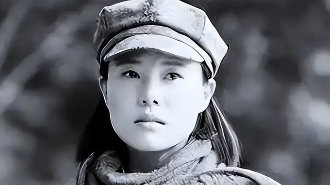 1950年解放军在甘肃摸进匪巢，女匪首笑脸相迎：同志，你们可来了