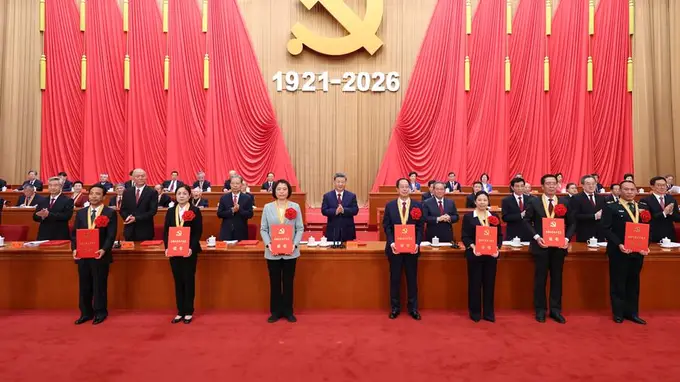时政微观察丨时间不等人！历史不等人！牢记“三个务必”接续奋斗