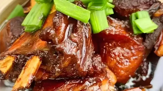 灶火慢炖的江南暖味：临平红烧羊肉