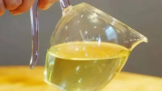 绿茶红茶哪个养胃：老茶师揭秘流传几十年的喝茶误区