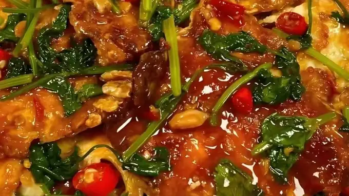 鸡蛋别煮着吃 搅一搅炸成酥脆小酥条一口一个吃不够