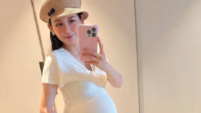 简恺乐晒二胎孕肚美照 小腹隆起状态温婉动人