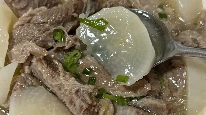 清汤萝卜牛肋条 清淡治愈鲜掉眉毛