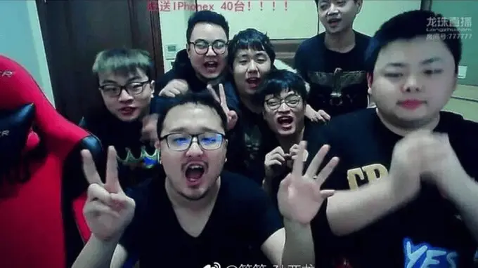 德云色笑笑重出江湖 携西卡回归补时长扛下B站薪资争议