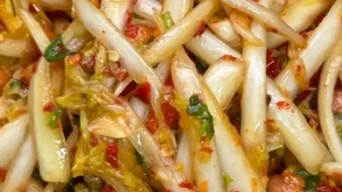 万能溜汁凉拌白菜丝 脆爽开胃做法超简单