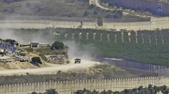 美军空袭伊朗目标,伊朗回击美军基地,美伊互相指责违反停火协议
