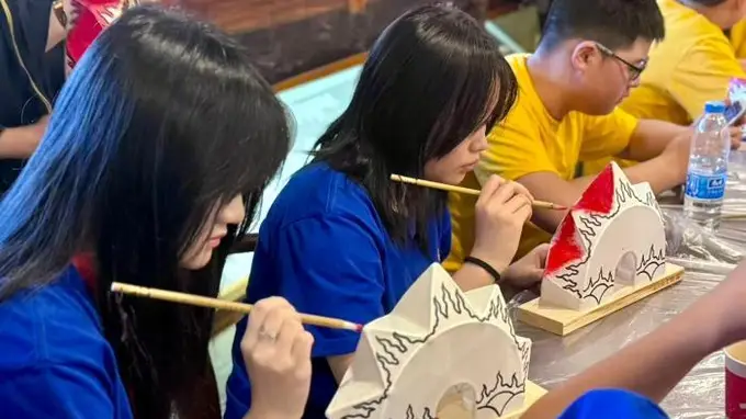 23国华裔青少年走进浙江浦江:上手试试才能不虚此行