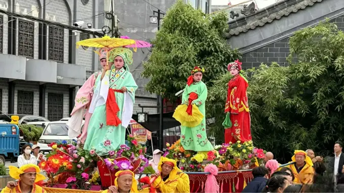 临泉盛夏狂欢季：魔术杂技盛宴与美食音乐交织登场