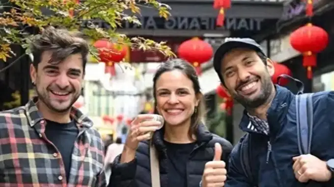 欧洲游客组团来华避暑 揭秘极端高温下的现实选择