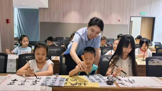 太原开展“古法重光”暑期宣教活动 青少年走近清代篆书