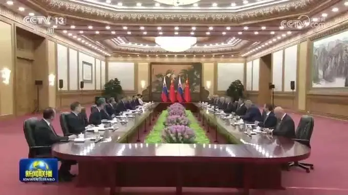 习近平同斯洛伐克总统佩列格里尼会谈 中斯深化合作共促全球发展