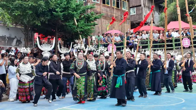 芦笙悠扬迎客来 贵州台江南宫镇交下村高排芦笙节启幕