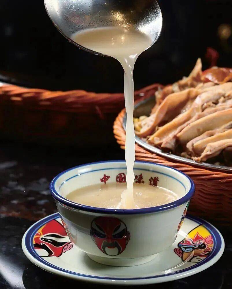 12道 特色风味菜，融合旺销